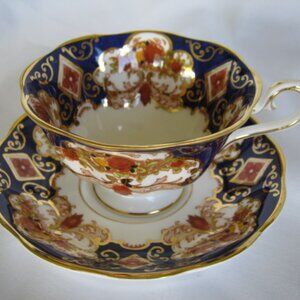Royal Albert Bone China England Derby / Heirloom Footed Cup & Saucer